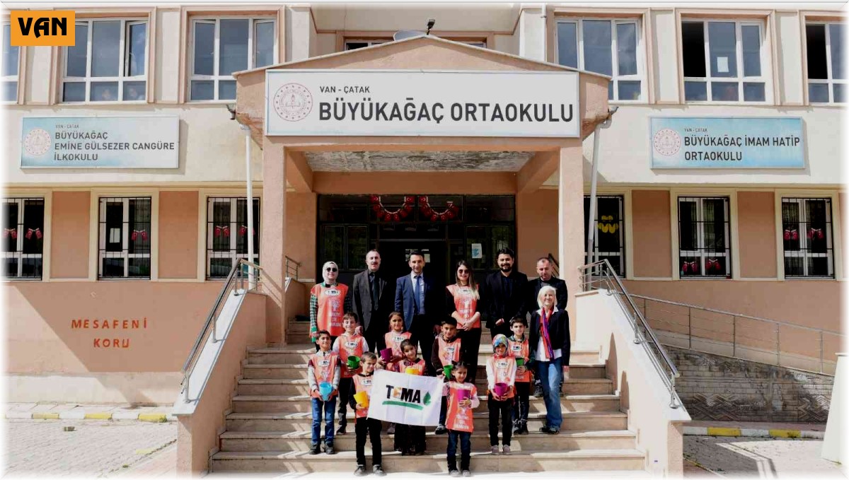 Çatak'ta minik gönüllüler tohum ekip üyelik kartlarını aldı