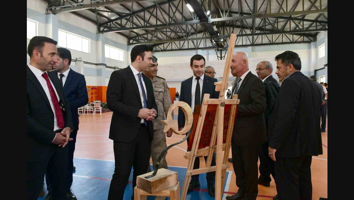 Çatak'ta yılsonu sergisi