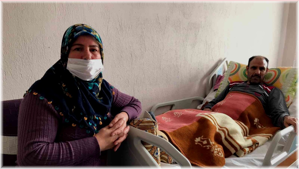 Çatıdan düşerek felç kalan baba yardım bekliyor