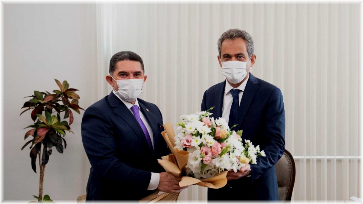 Çelebi müjdeyi verdi: Ağrı yeni okullarına kavuşuyor