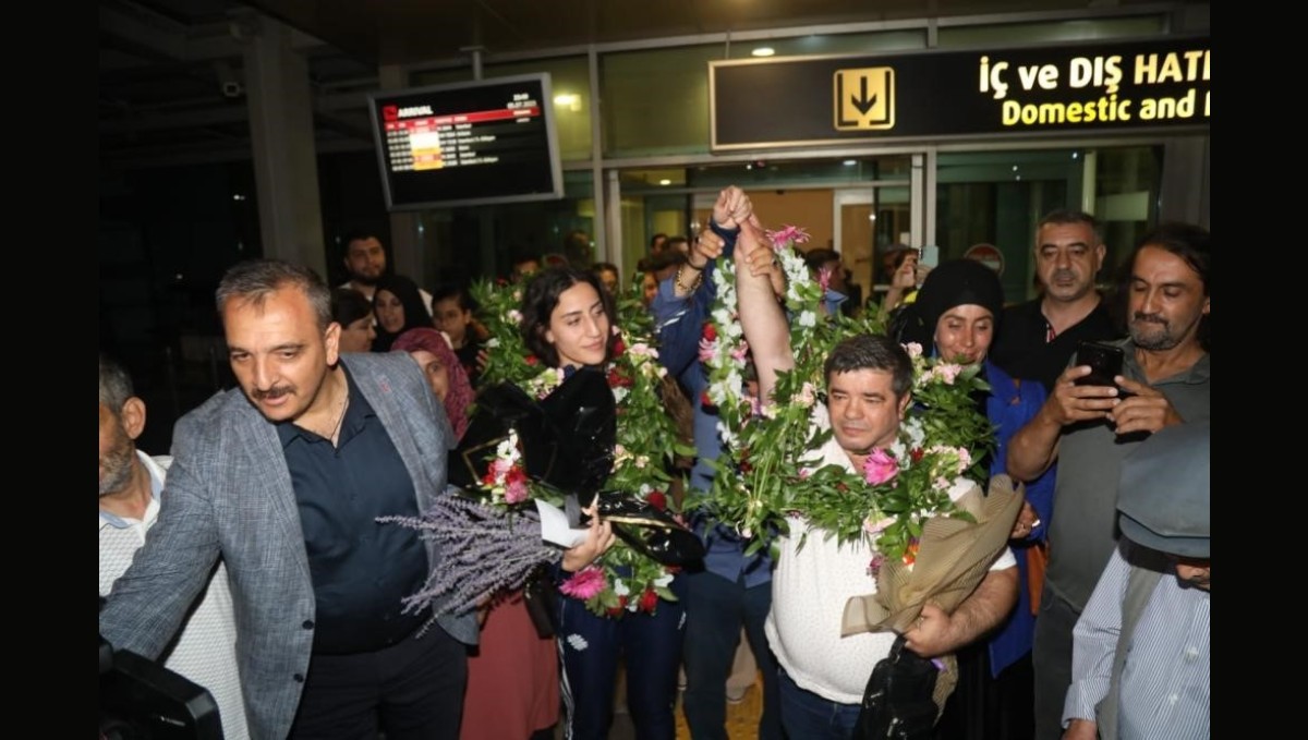 Cemil Döndü ve Gizem Özer, Fenerbahçe'de