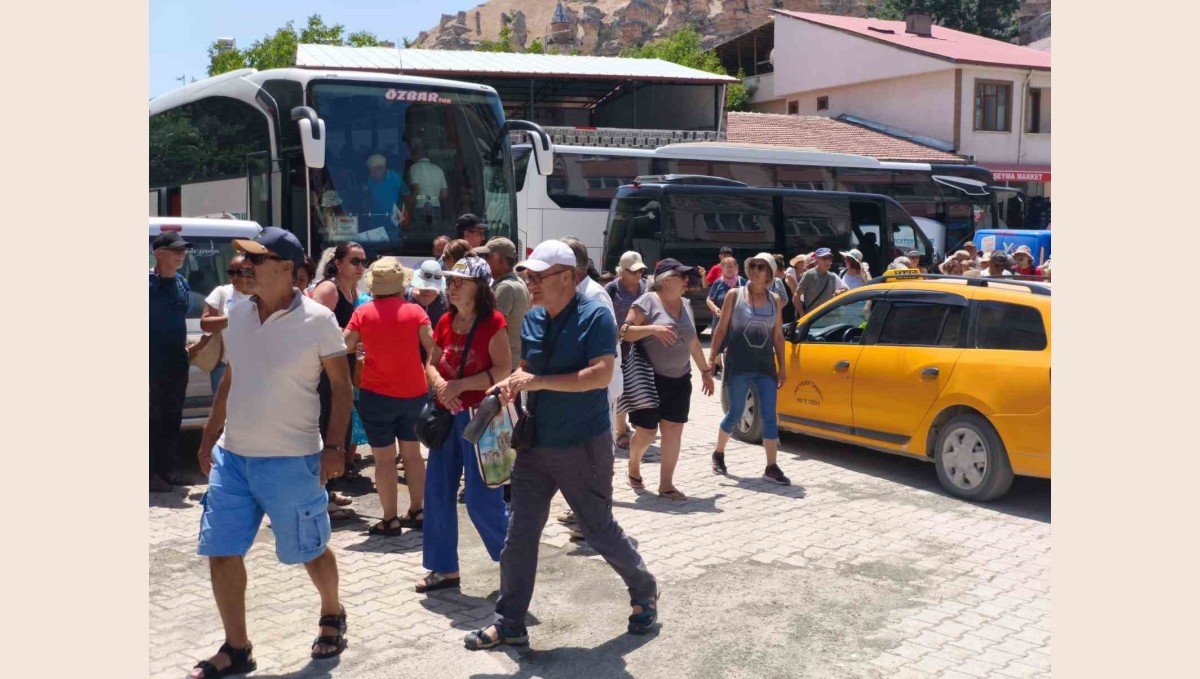 Çemişgezek ilçesi yerli turistlerin gözdesi oldu