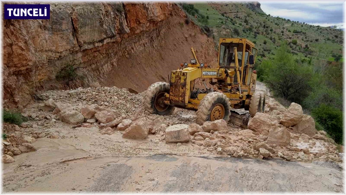 Çemişgezek'te heyelandan dolayı kapanan yol açıldı