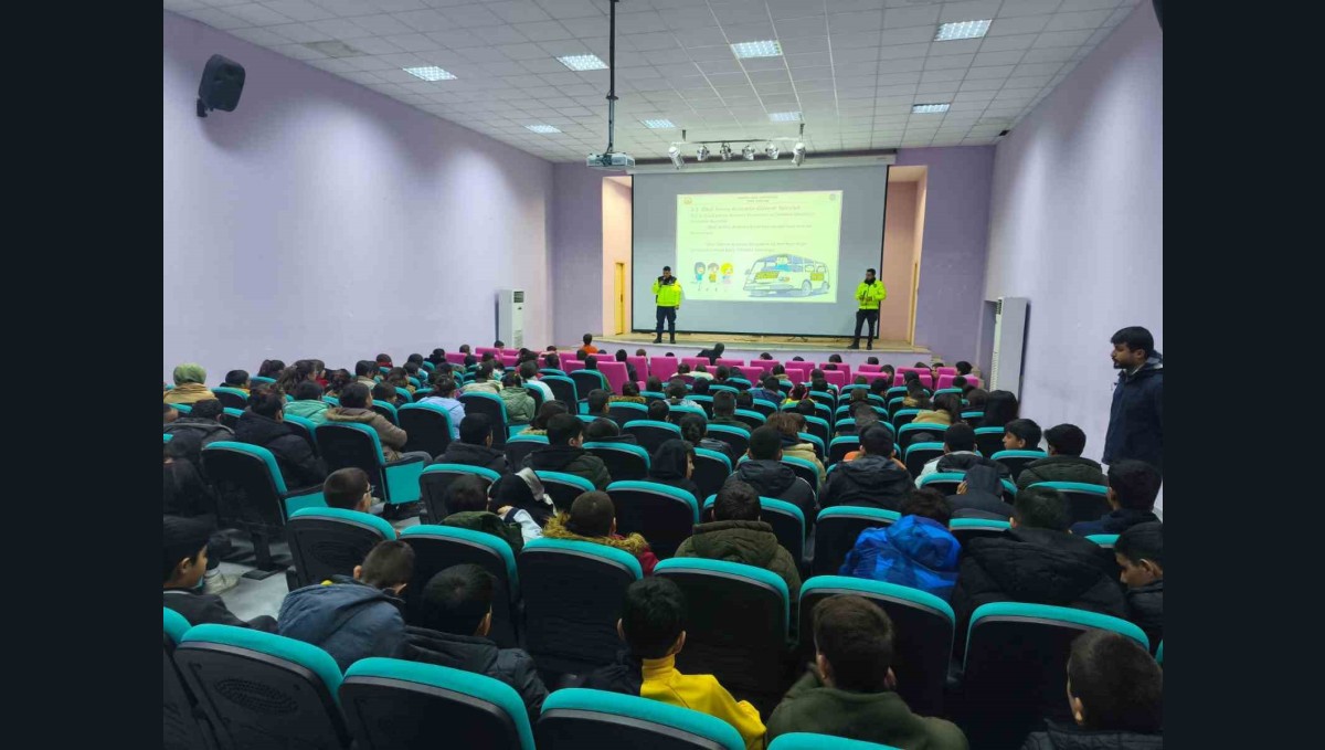 Çemişgezek'te öğrencilere trafik eğitimi verildi