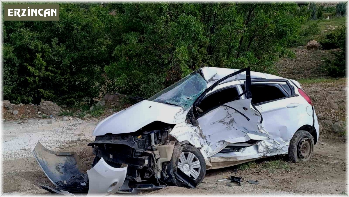 Cenazeye giden 3 kadının içerisinde bulunduğu otomobil şarampole uçtu