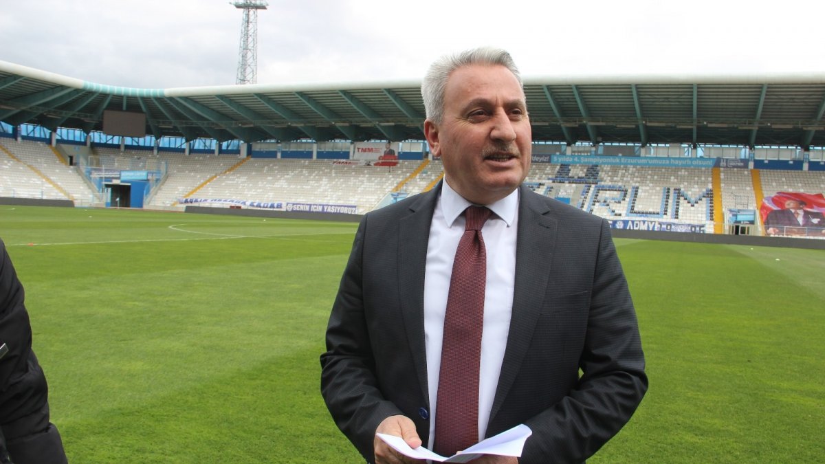 Cenk Tosun'un sakatlandığı nokta yetkililer tarafından incelendi, zemin sorunsuz görüldü