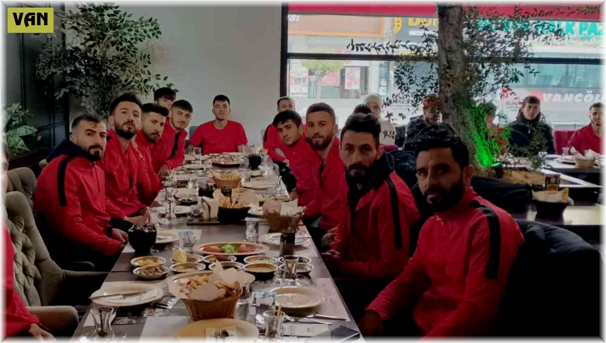 Cevahir Kafe Restoran'dan Van Gölüspor'a moral kahvaltısı