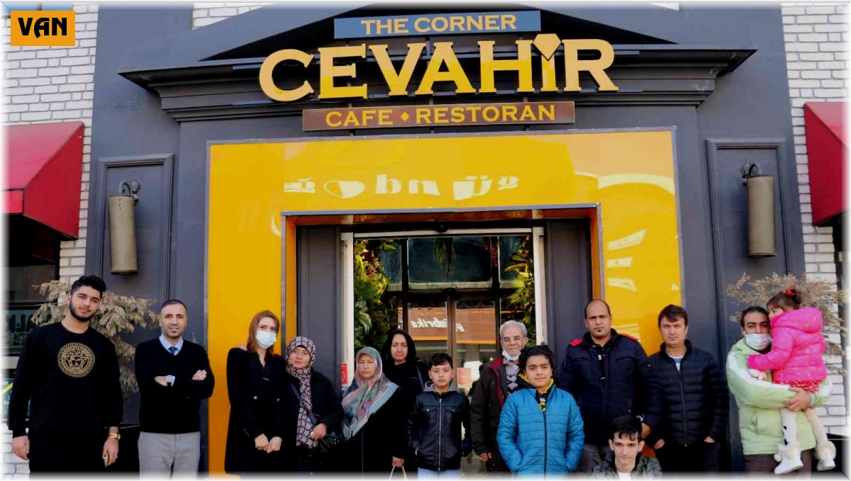 Cevahir Kafe Restoran engellileri ağırladı