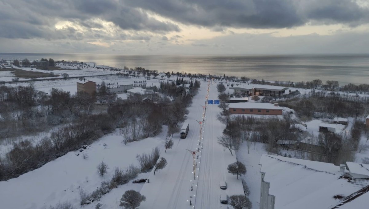 'Cevizler diyarı' Adilcevaz'da kartpostallık kış manzarası