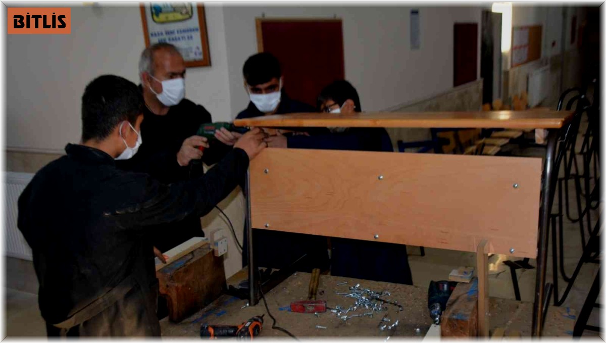 Çevre illerin sıra ve masa ihtiyacı Bitlis'teki fabrika okuldan karşılanıyor