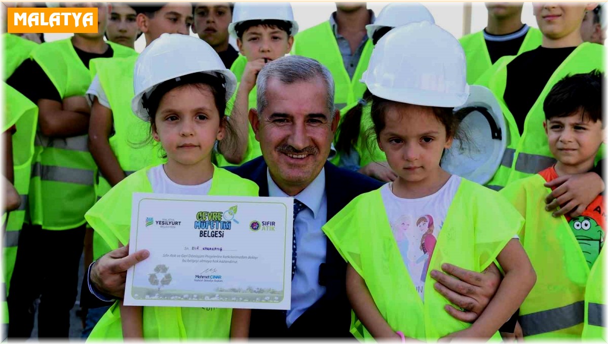 Çevre müfettişi öğrenciler görev başında