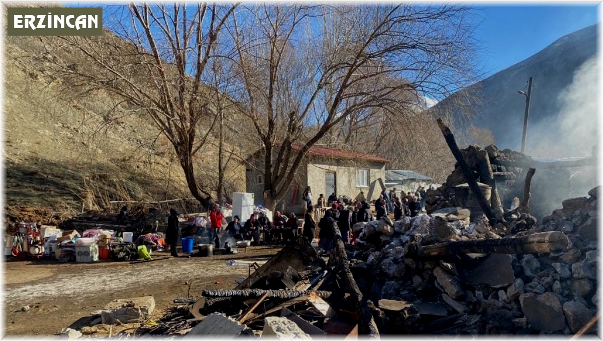 CHP heyeti, Oğuzlar Mezrasında evleri yanan vatandaşlara geçmiş olsun da bulundu