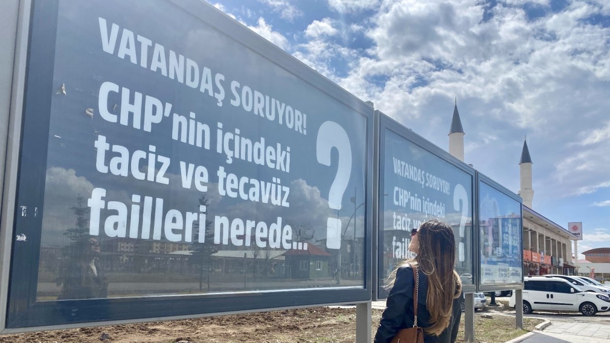 CHP'nin '128 milyar dolar nerede?' Pankartına Ağrı'dan tepki geldi