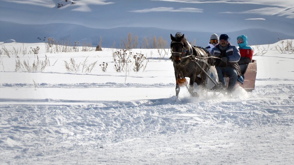 Cıbıltepe Kayak Merkezi'nde atlı kızak heyecanı başladı