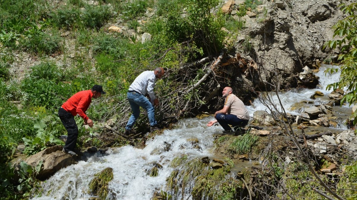 Çiftçiler 40 yıl sonra sulama suyuna kavuşarak çifte bayram yaşadı