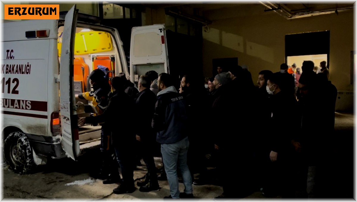 Çığ düşmesi sonucu hayatını kaybeden 2 kişinin cenazeleri ilçeye getirildi