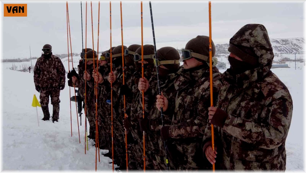 Çığ timi özel harekatçıların eğitimi sona erdi