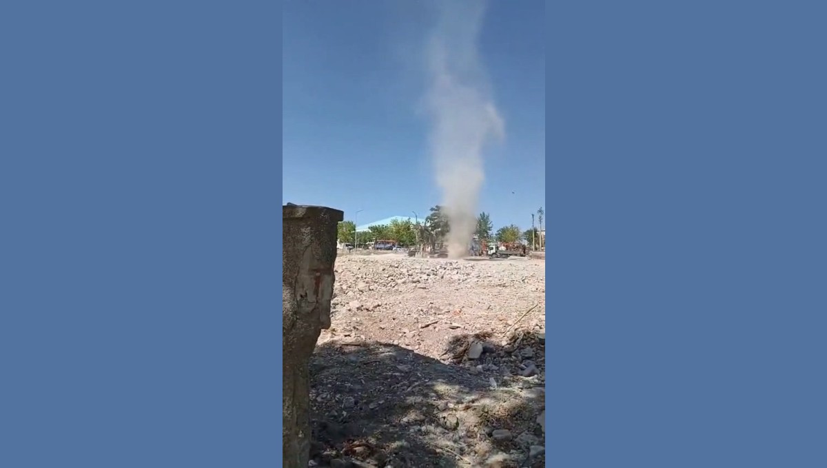 Çıkan hortumu gören çocuğun tepkisi gülümsetti