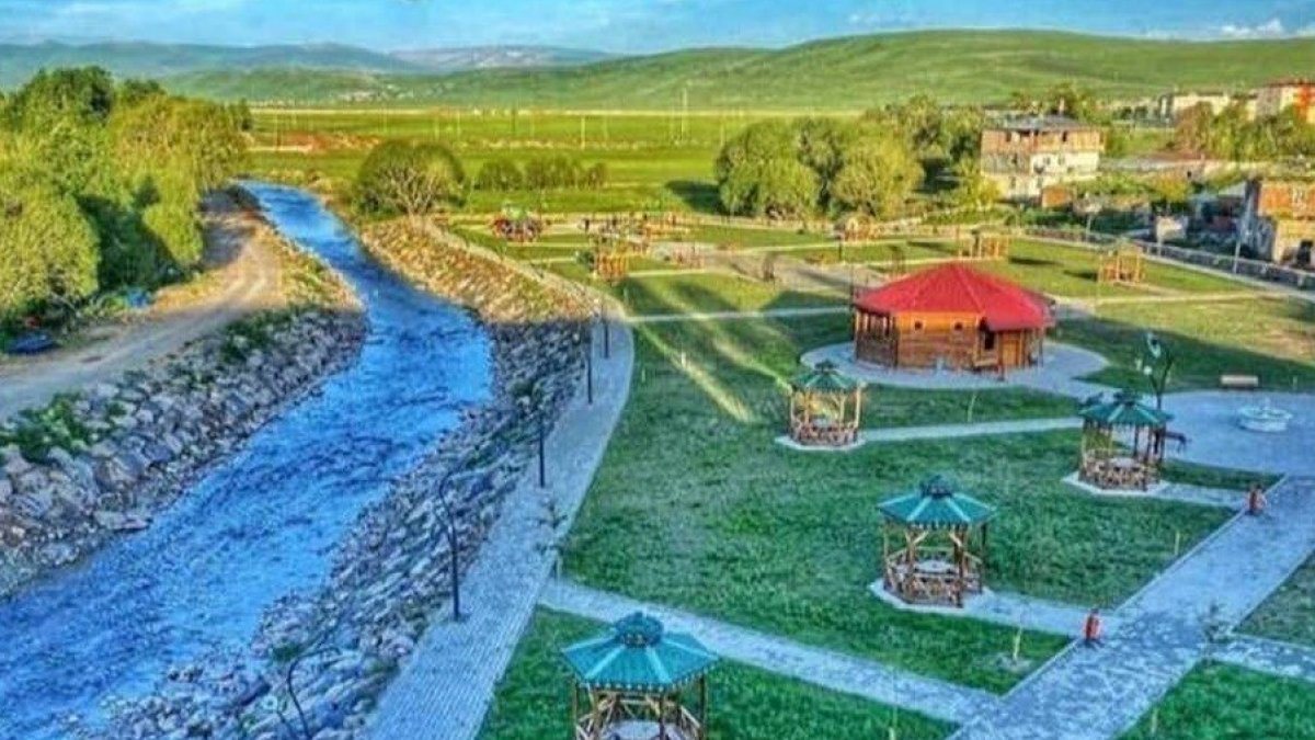 Çıldır'da Aile Çay Bahçesi hizmete girdi