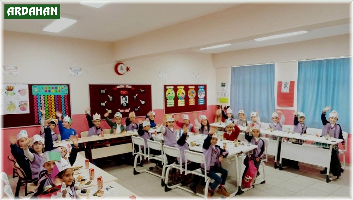 Çıldır'da ilkokul öğrencilerinden yerli malı kutlaması