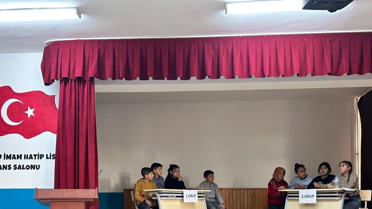 Çıldır da liseler ve ortaokullar arası münazara etkinliği yapıldı