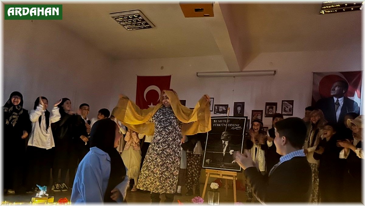 Çıldır'da öğrencilerden 23 Nisan etkinlikleri