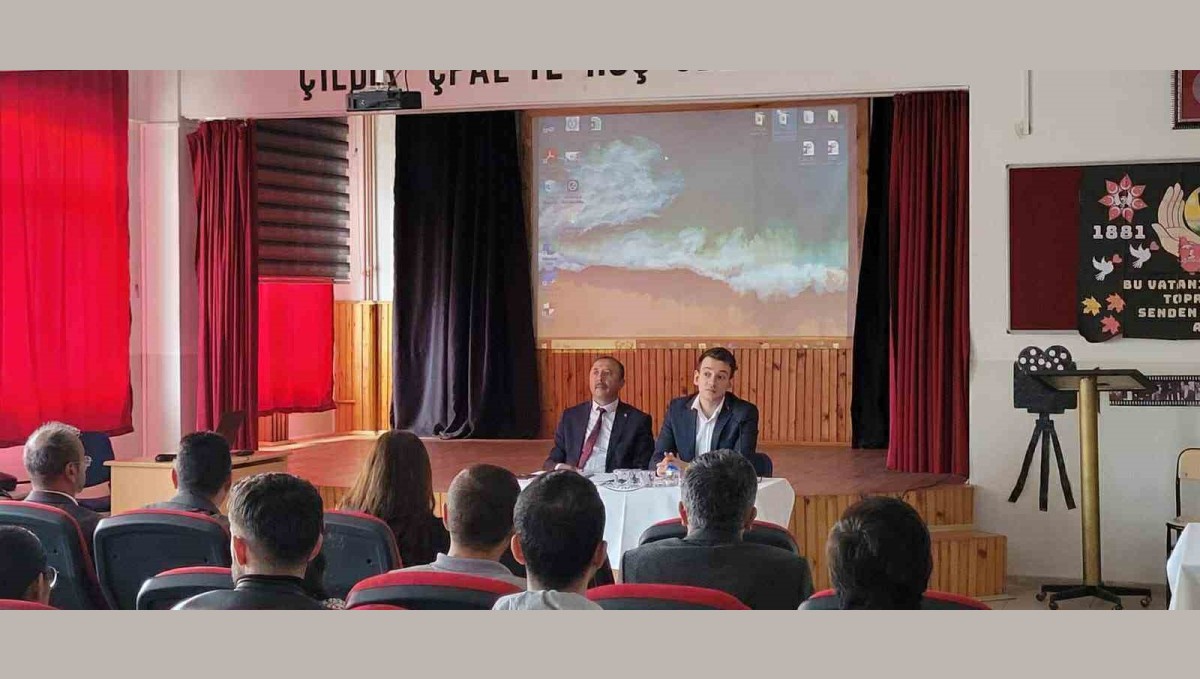 Çıldır'da taşımalı eğitim servis şoförleri ile toplantı yapıldı