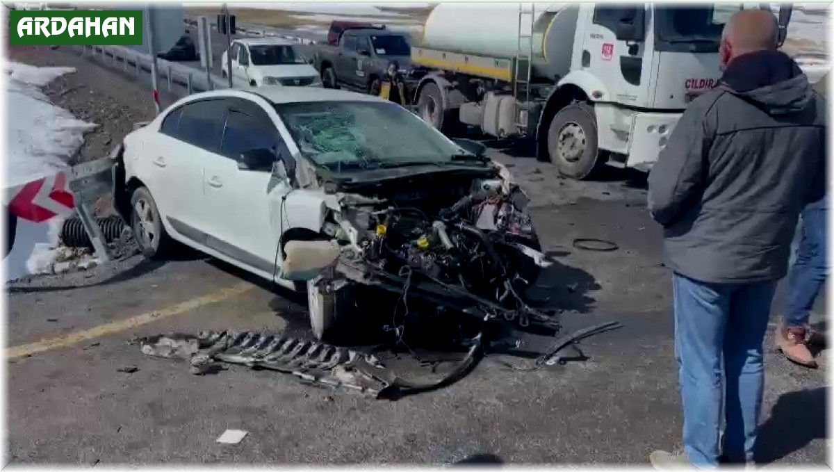 Çıldır'da trafik kazası: 4 yaralı