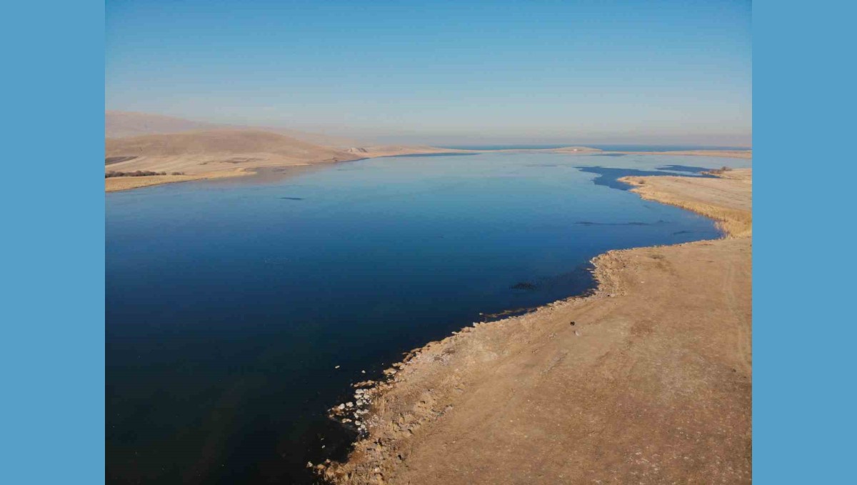 Çıldır Gölü kısmen dondu: Atlı kızaklar için geri sayım başladı