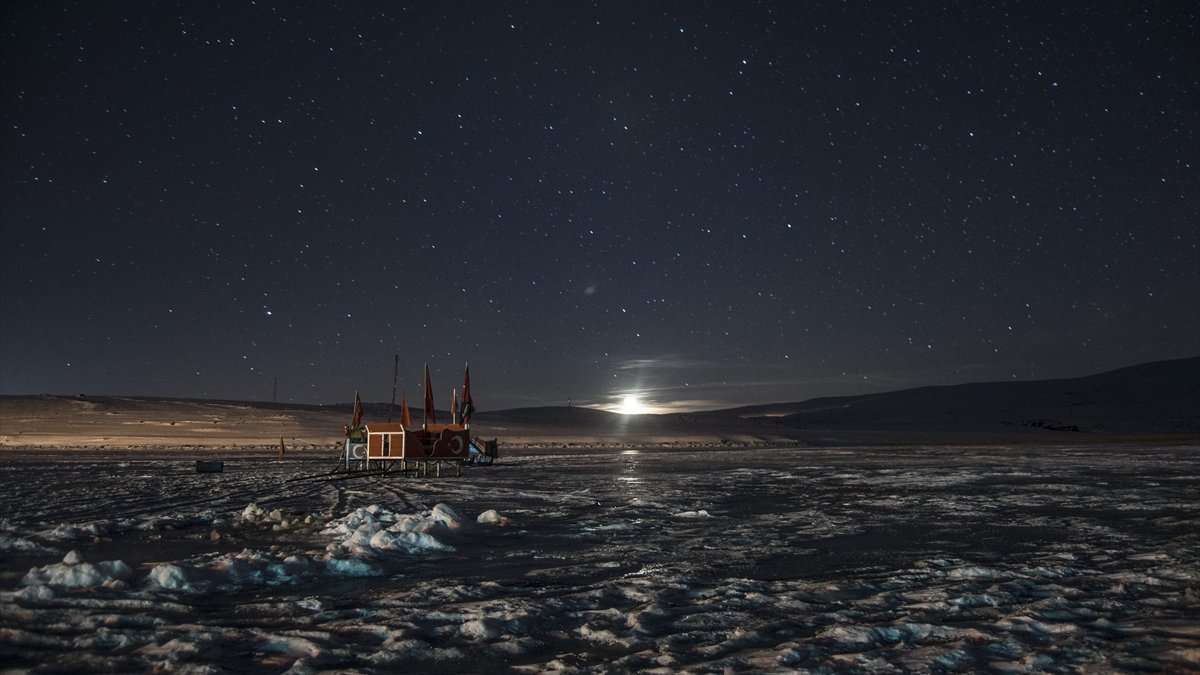 Çıldır Gölü'nde yıldızların görsel şöleni