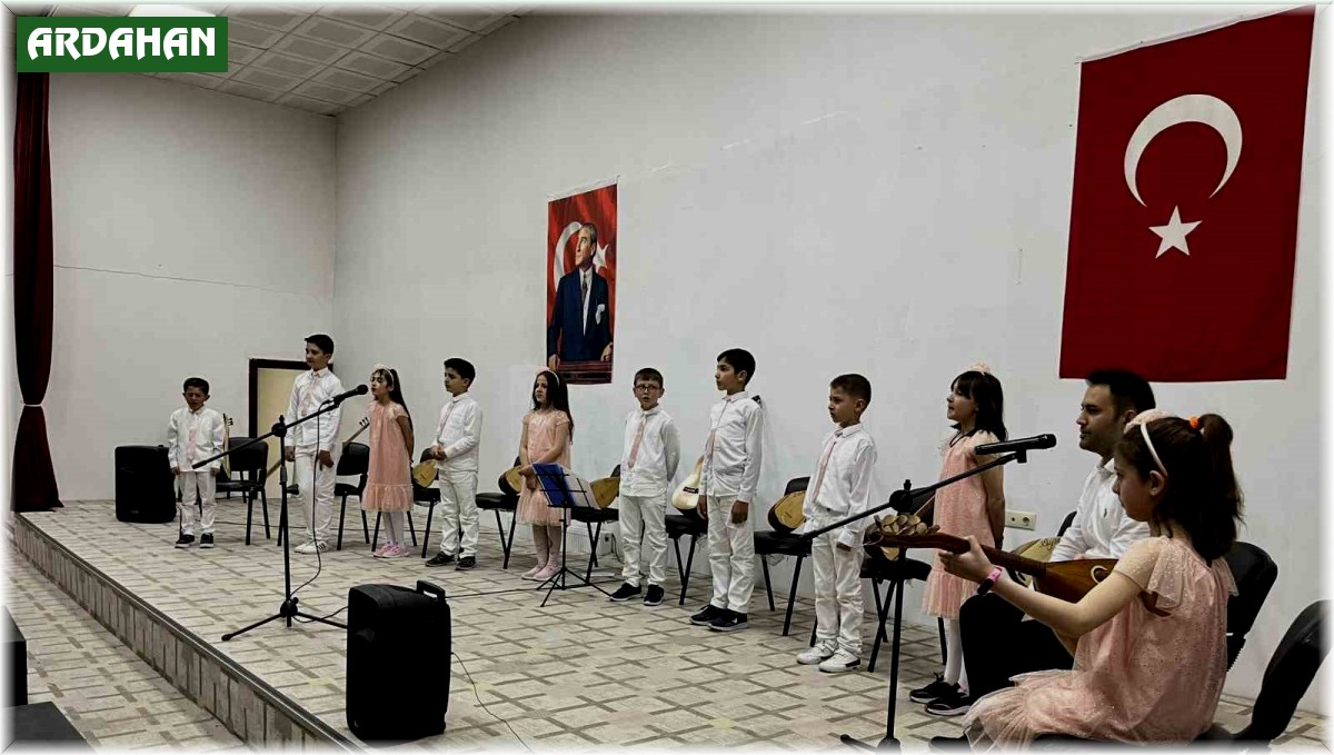 Çıldır İlkokulu'nda mezuniyet konseri düzenledi