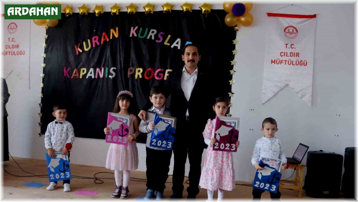 Çıldır Kuran Kursu öğrencilerinin karne sevinci