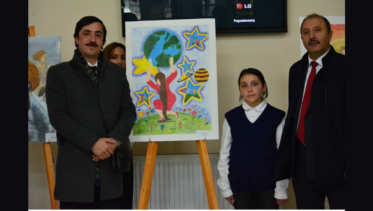 Çıldırlı öğrenci 'Ailede Kadın' temalı yarışmada birinci oldu