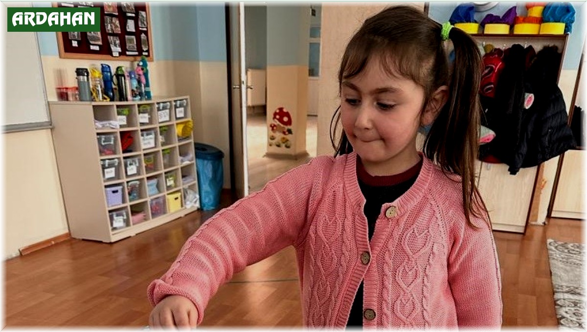 Çıldırlı öğrencilerden depremzede kardeşlerine nakdi yardım