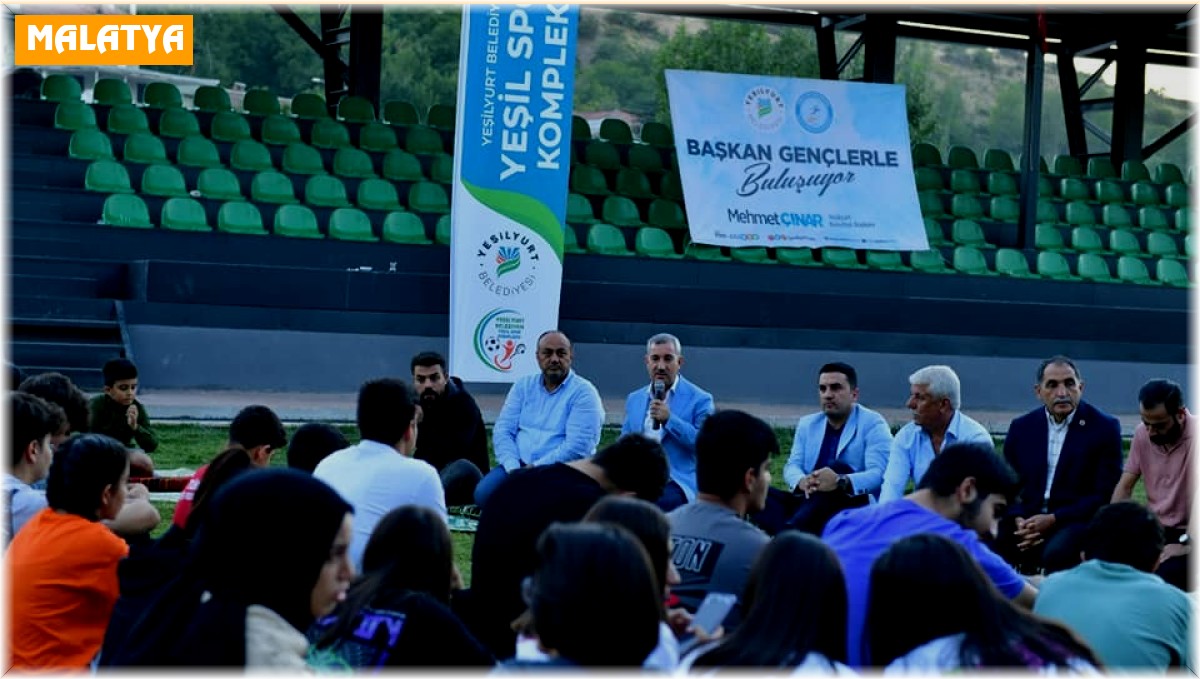 Çınar, gençlerle buluştu