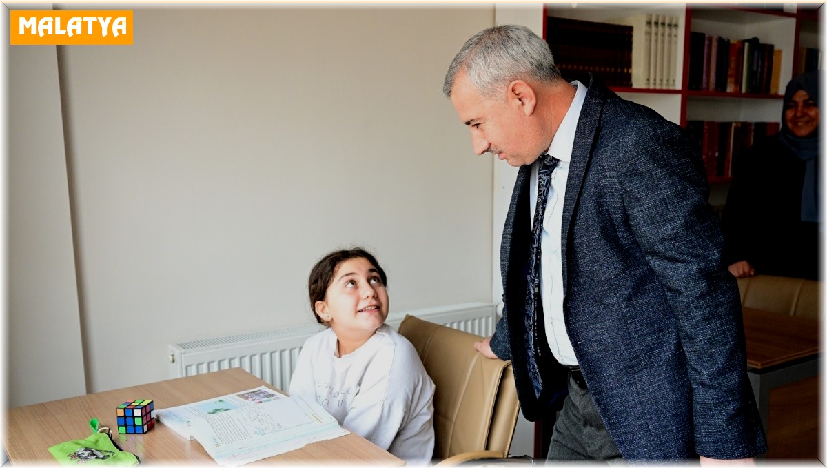 Çınar, "öğrencilerimize her türlü desteği veriyoruz"