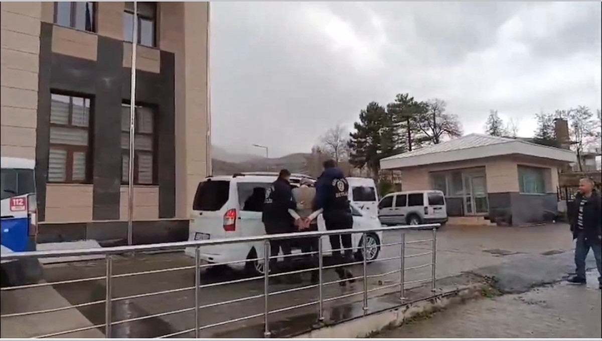 Cinayet zanlısı İran'da yakalandı