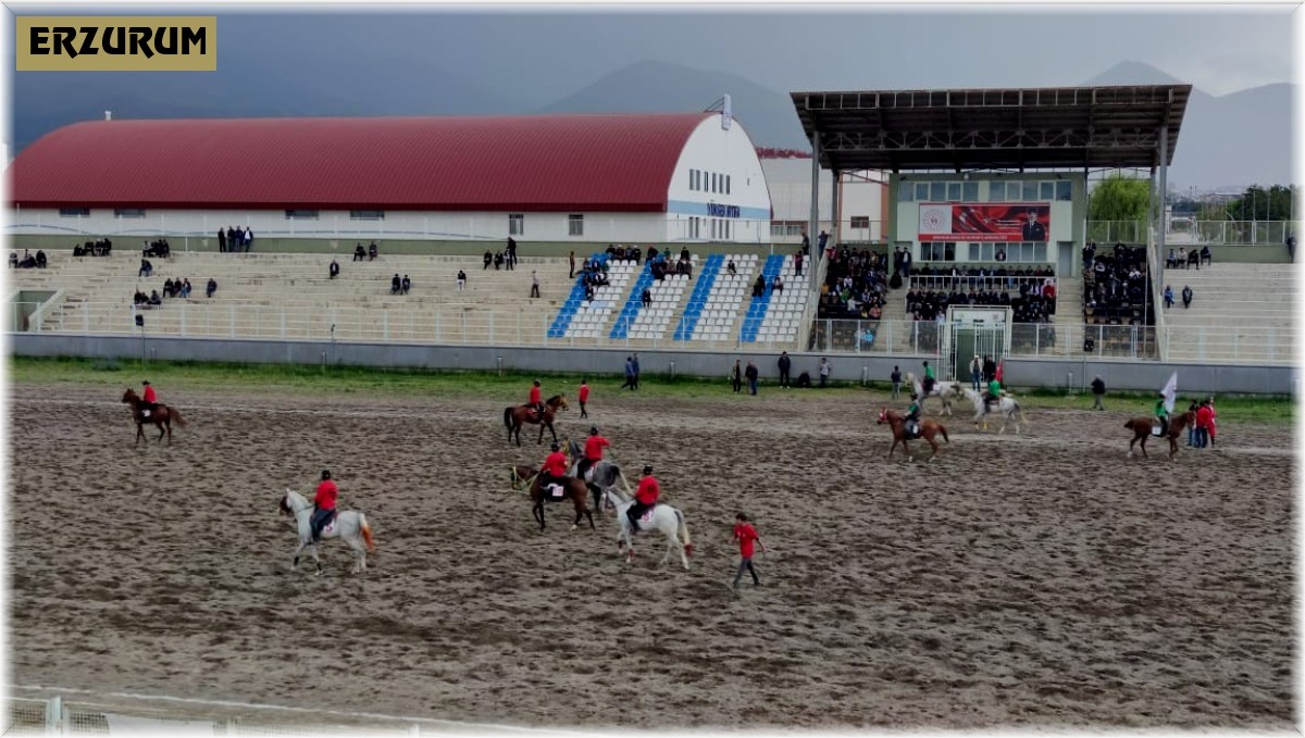 Cirit müsabakaları nefes kesti