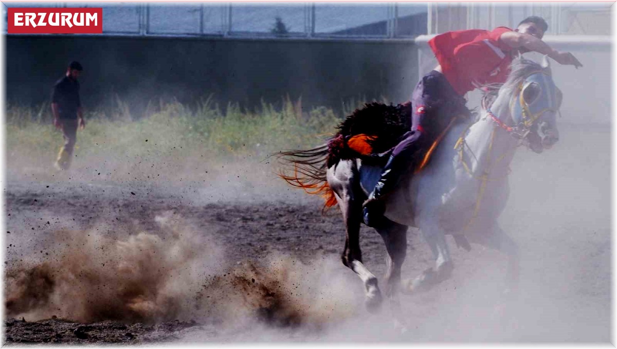 Ciritçiler tozu dumana kattı