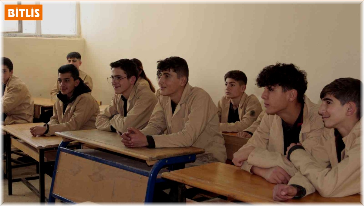 Cirosuyla fabrikaları geçen okul