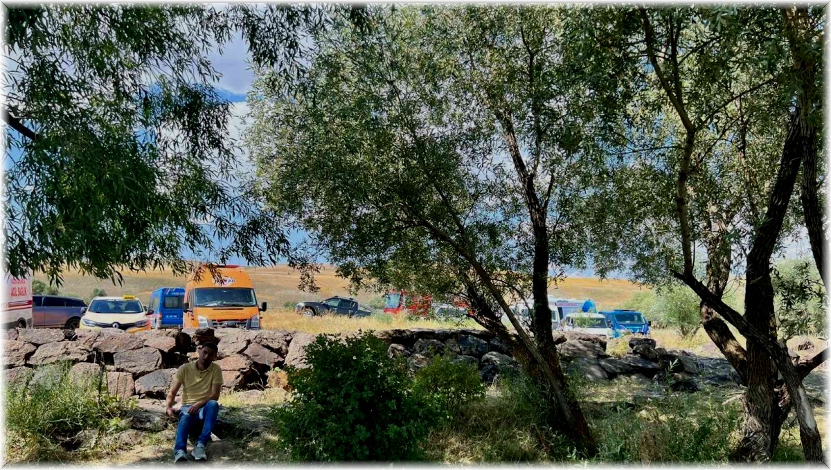 Çocuğunu kurtaran anne nehirde akıntıya kapılarak kayboldu