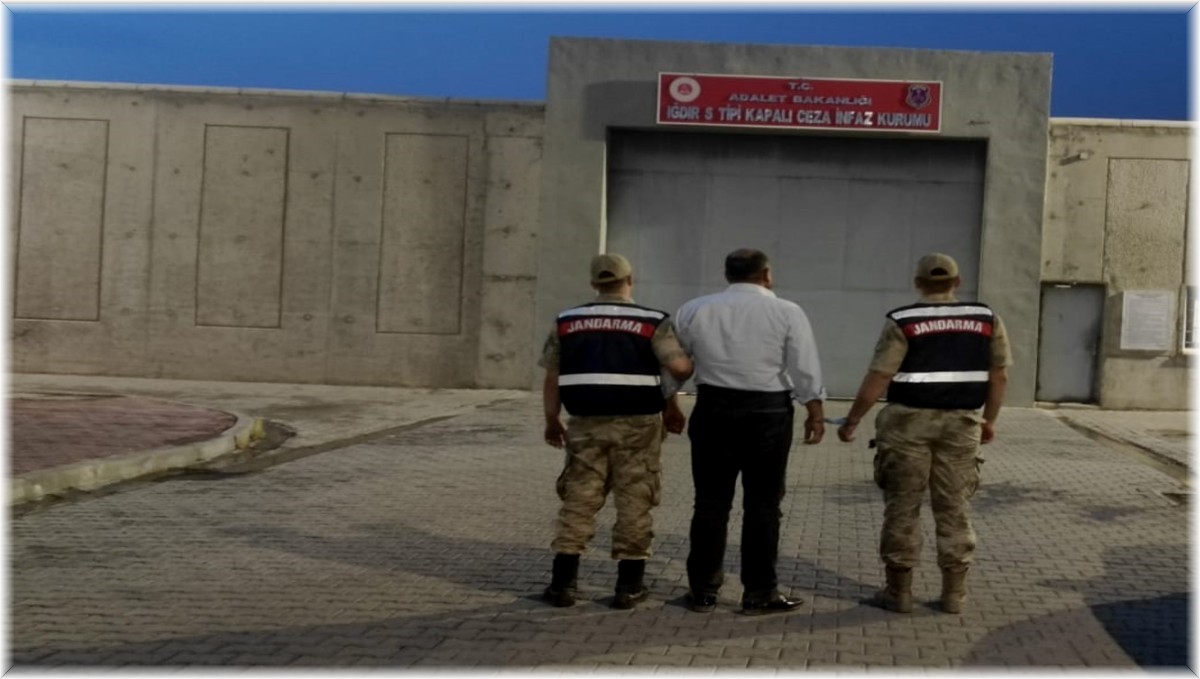 Çocuk cinayetinden ve 38 ayrı suçtan aranan şahıs, bazanın altında yakalandı