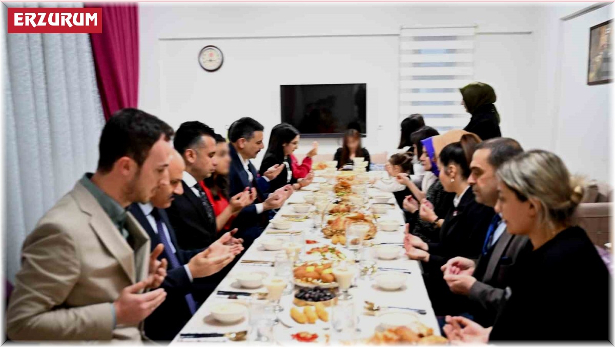 Çocuk evleri sitesinde iftar heyecanı