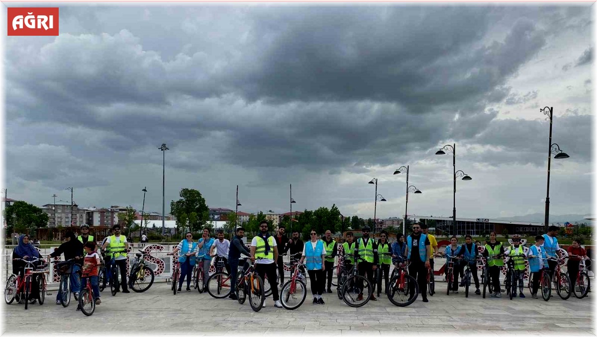 Çocuk işçiler için pedal çevirdiler