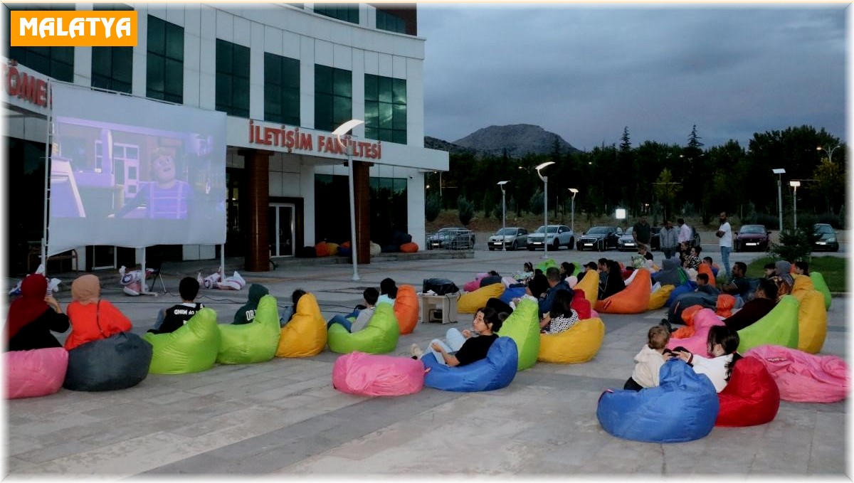 Çocuklar için açık hava sinema etkinliği