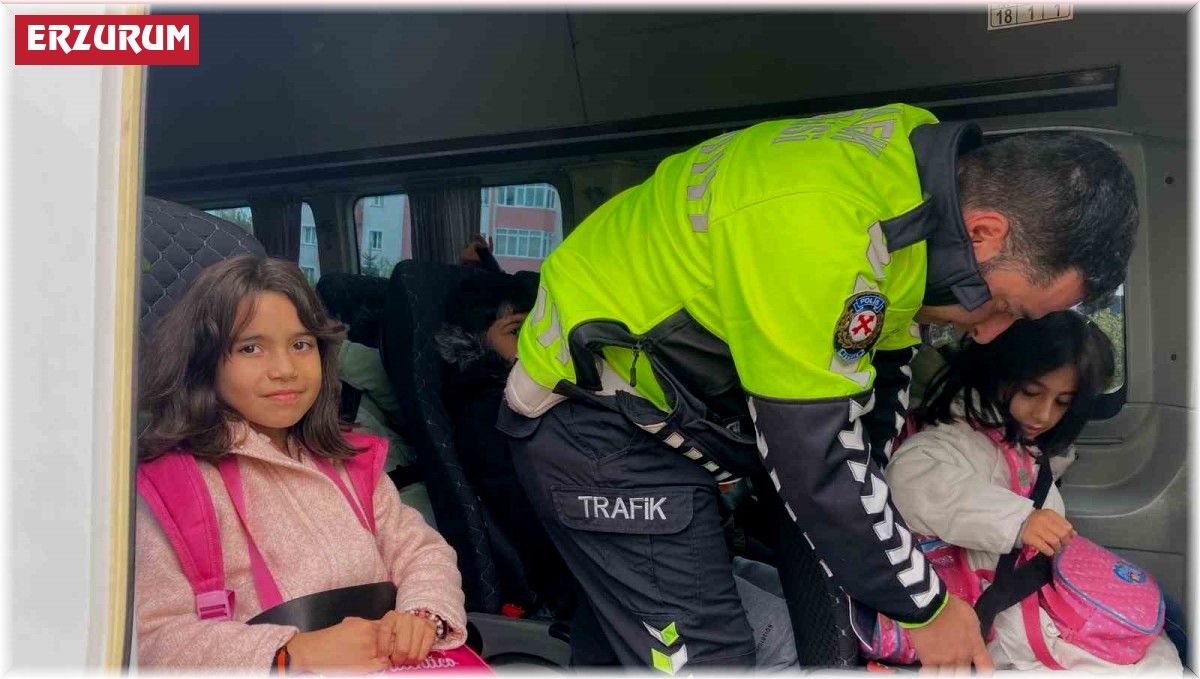 Çocuklara kemer takma eğitimi