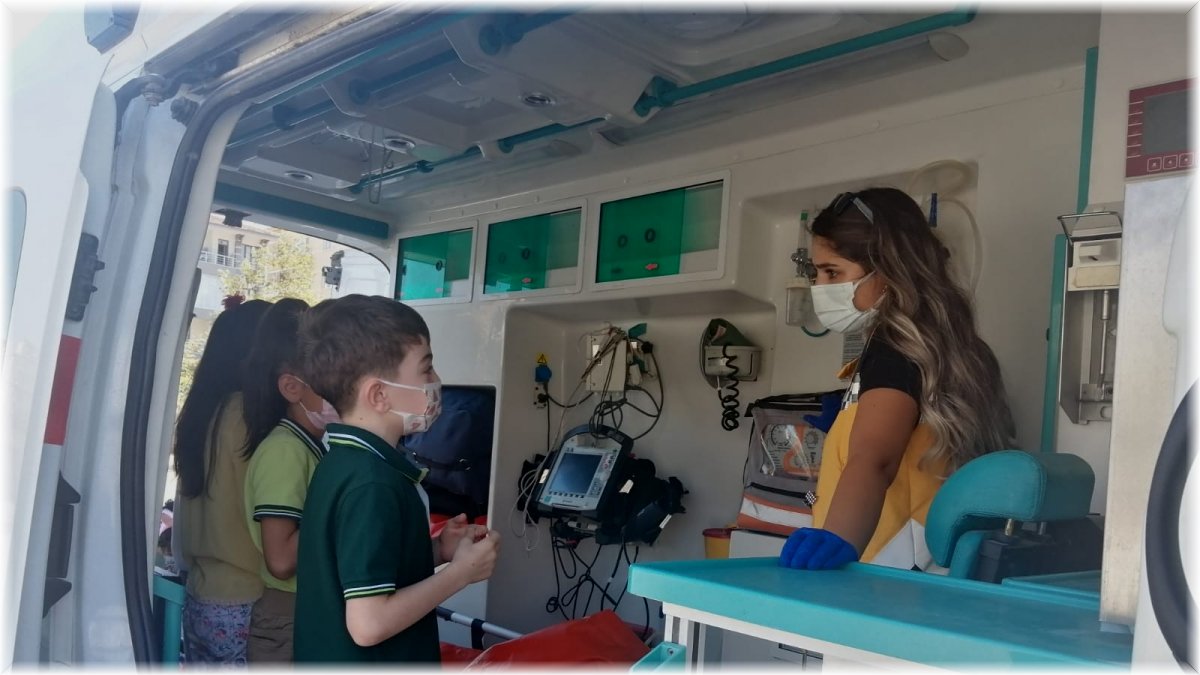 Çocukların ambulans merakı