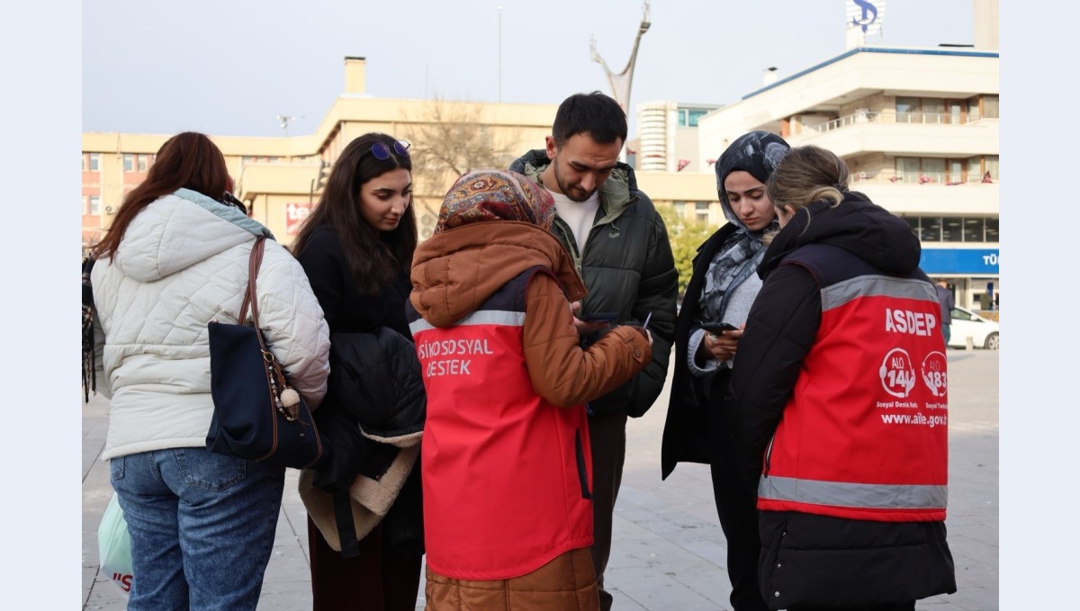Çocukların dijital hakları için Erzincan'da imza seferberliği