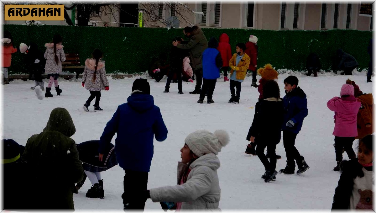 Çocukların kar sevinci