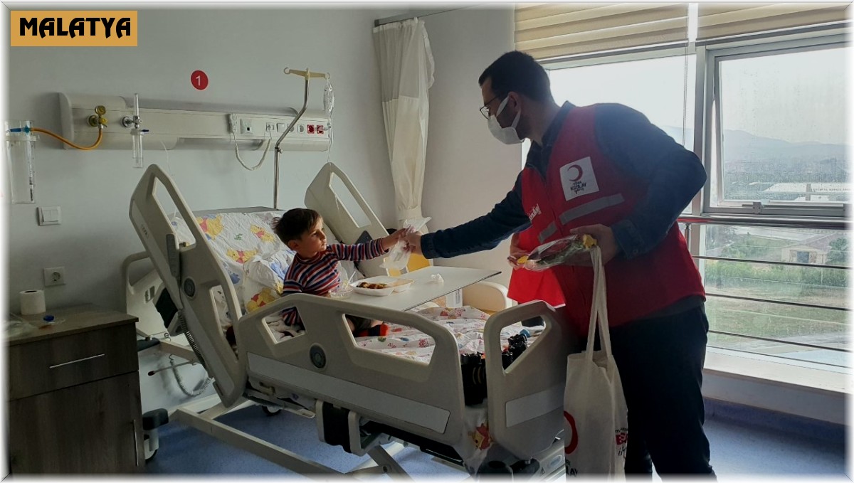 Çocukların yüzünü güldürmek için kolları sıvadılar